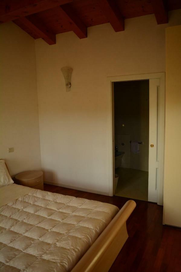 Villa Loredana Elegant Villa With Private Bathroom Спинея Екстериор снимка