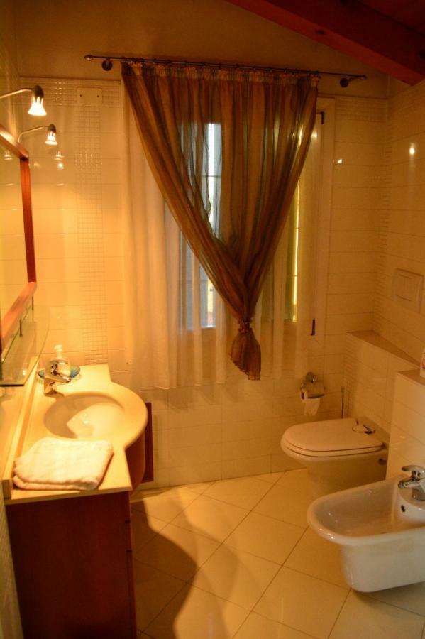 Villa Loredana Elegant Villa With Private Bathroom Спинея Екстериор снимка